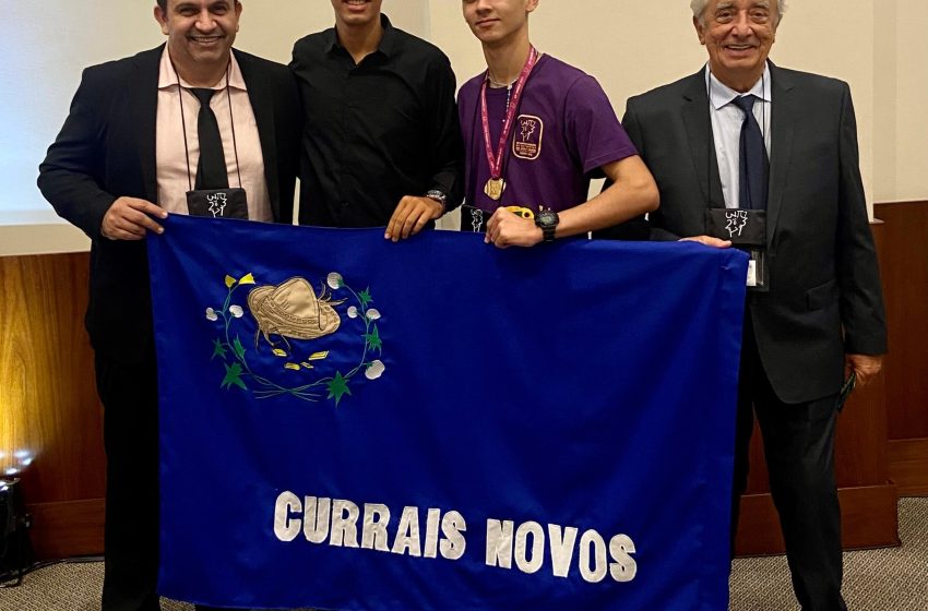  Estudante de Currais Novos recebe medalha de ouro na Olimpíada Brasileira de Matemática