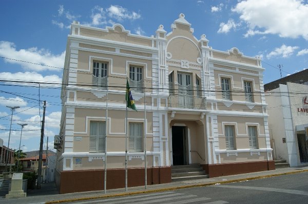 CONCURSO DE CURRAIS NOVOS: EDITAL É RETIFICADO COM AJUSTE NA REMUNERAÇÃO NA ÁREA DE ENFERMAGEM