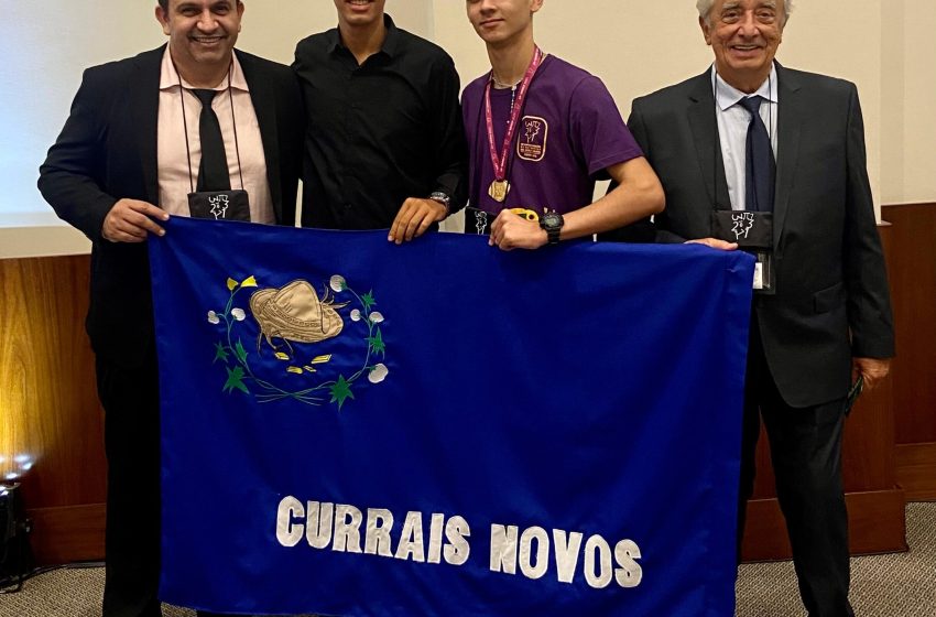 Estudante de Currais Novos recebe medalha de ouro na Olimpíada Brasileira de Matemática